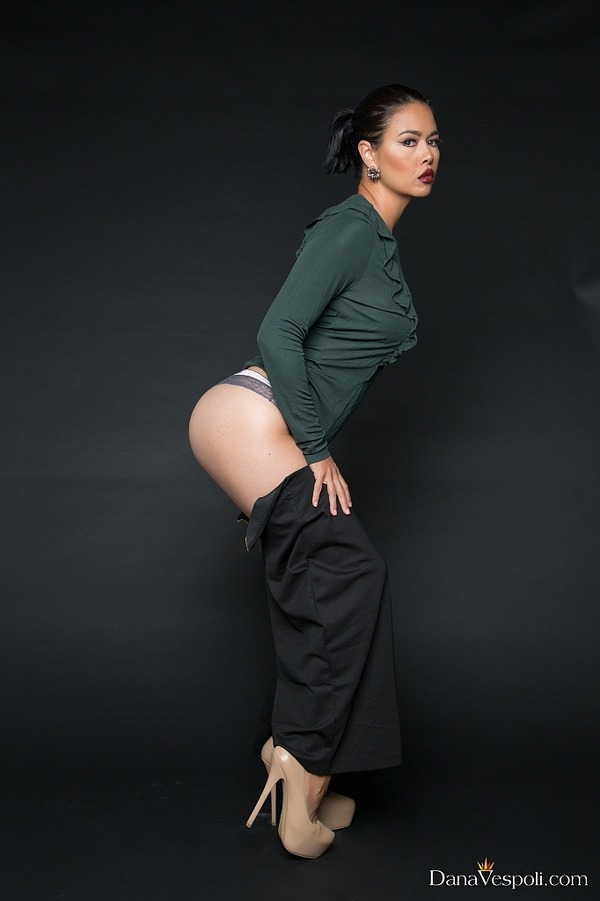 Hot Latina Dana Vespoli Stripping In The Darkness 01