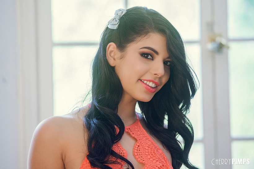 Sexy Latina Chick Gina Valentina 01