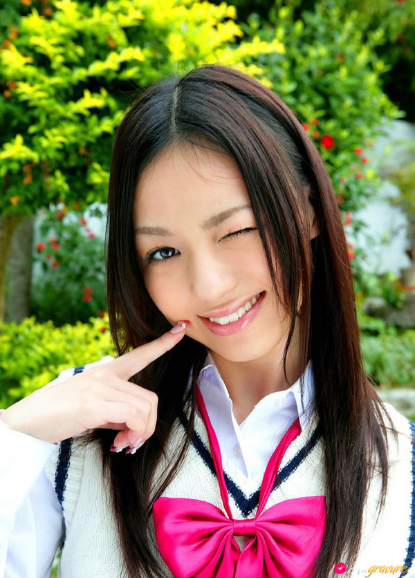 Aino Kishi Schoolgirl High 01
