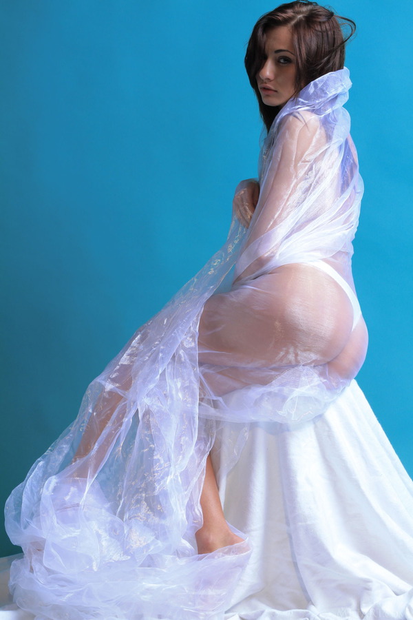 Michaela Isizzu Glamour Supermodel Strips In Casting 01