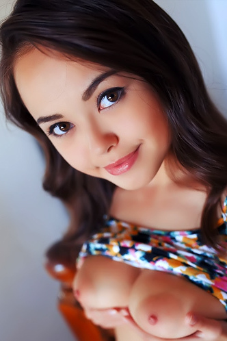 Perky Teen Brunette Li Moon