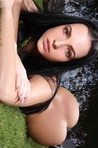 Lady Dee Spreading Legs Wide