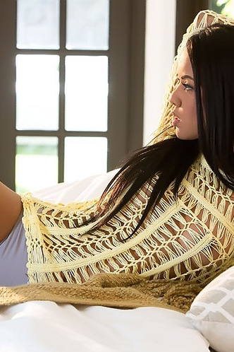 Alyssa Lee Ditches Those Panties