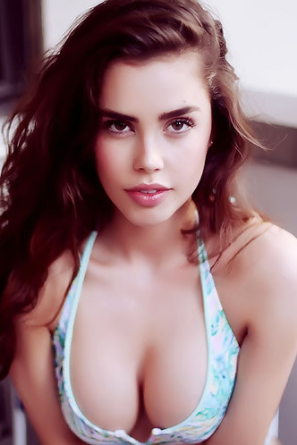 Stunning Babe Jessica Buch